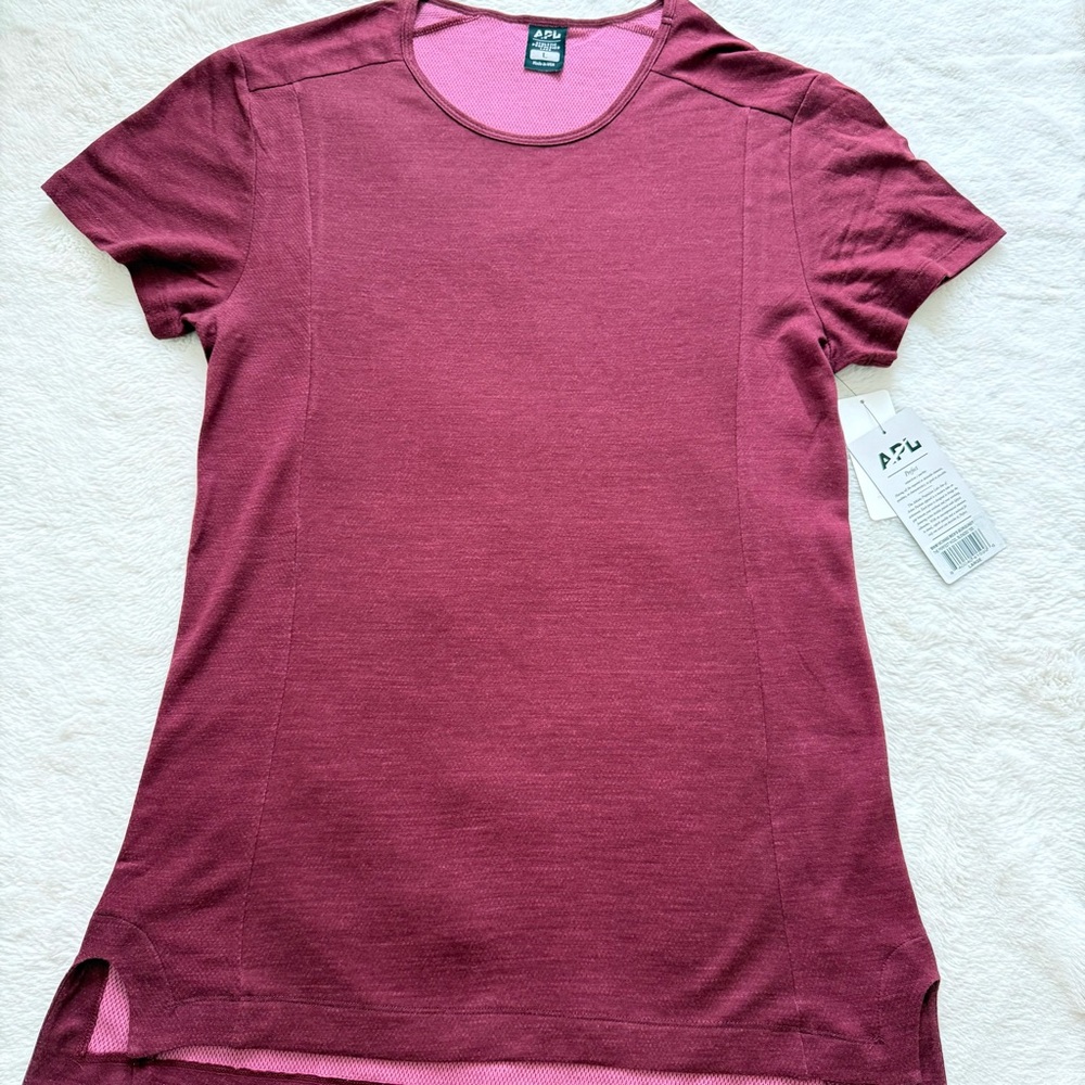 NWT!!! APL men athlete Tshirt size L